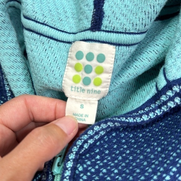 Title Nine Blue Full Zip Hooded Shirt Size Small - Picture 7 of 8